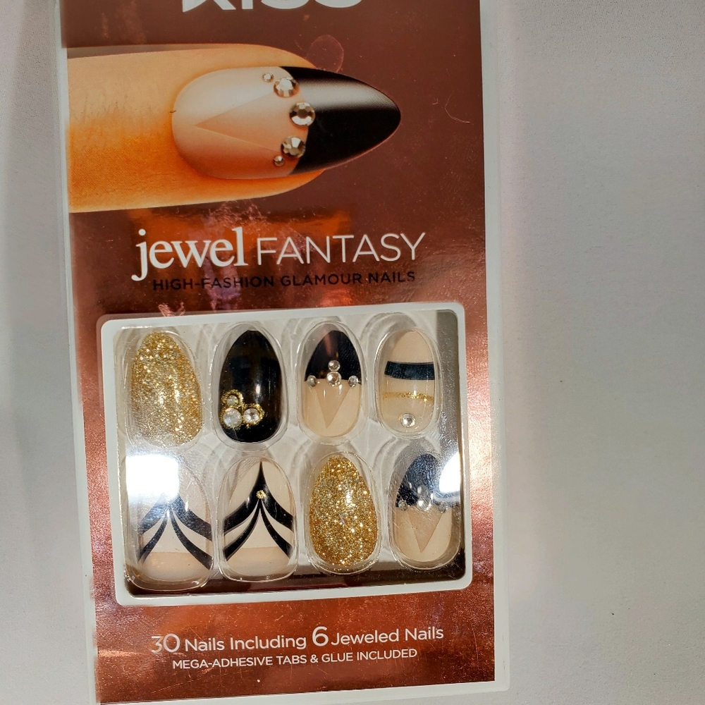 Kiss Press-on Nails